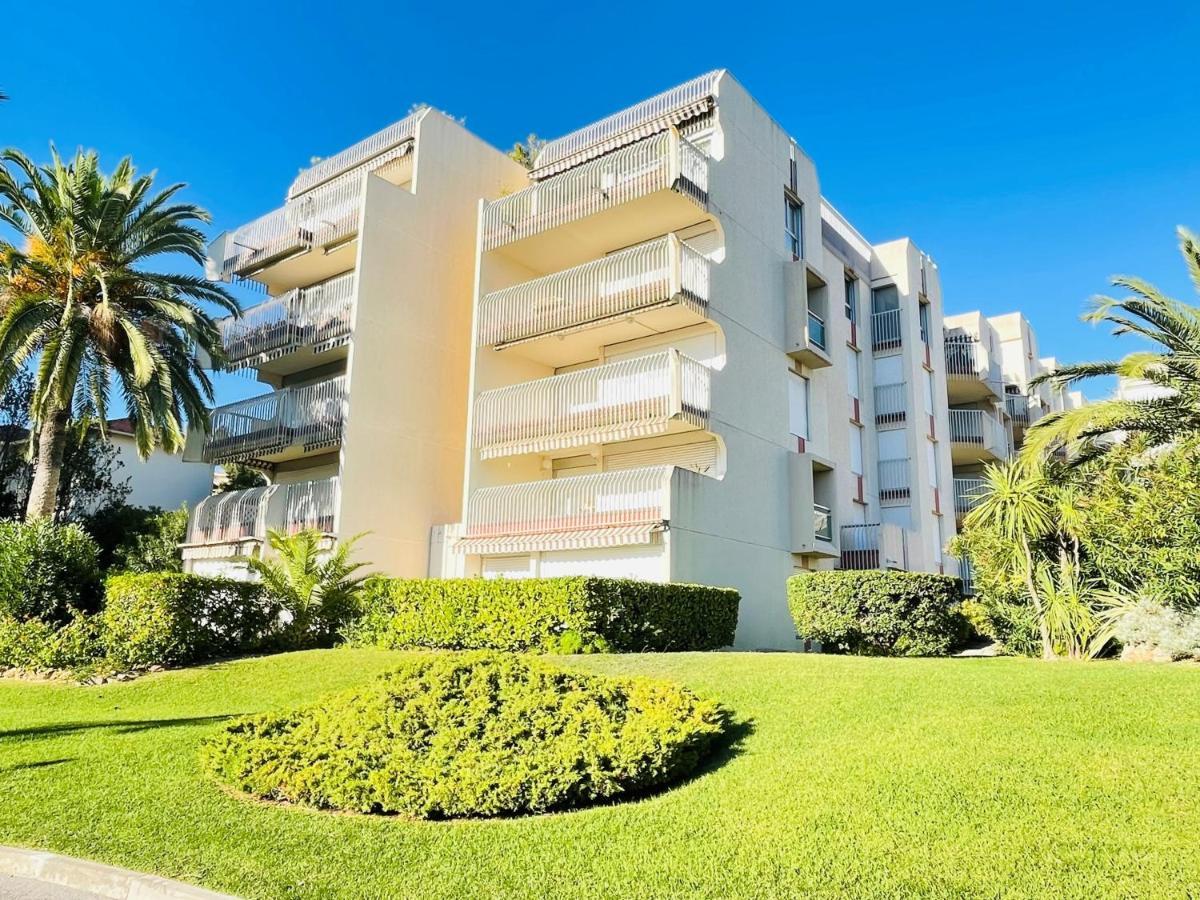 Tres Bel Appartement Face Au Port Santa -Piscine Saint-Raphaël 외부 사진