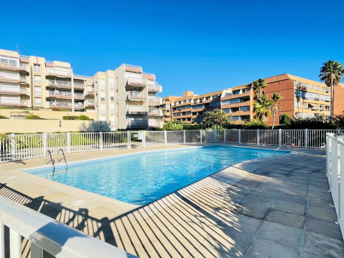 Tres Bel Appartement Face Au Port Santa -Piscine Saint-Raphaël 외부 사진