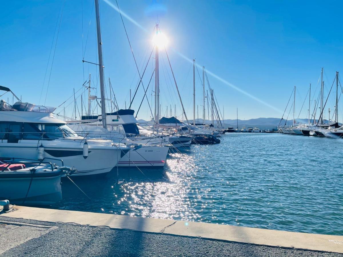 Tres Bel Appartement Face Au Port Santa -Piscine Saint-Raphaël 외부 사진